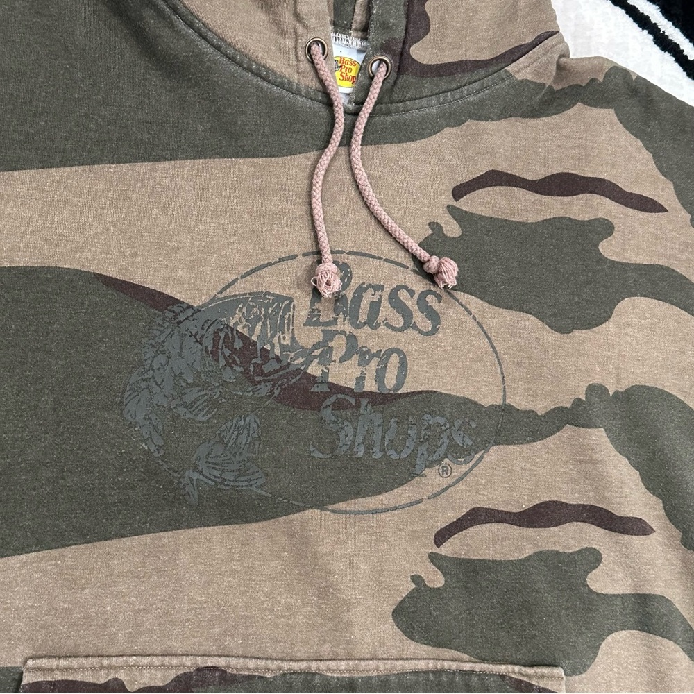 ❌SOLD❌ Vintage Bass Pro Shops Camo Big Logo Hoodie Size XLarge